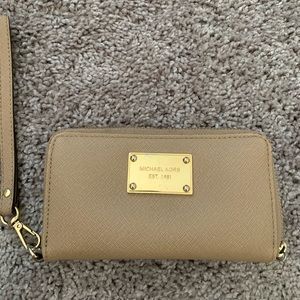 MK wristlet/ clutch